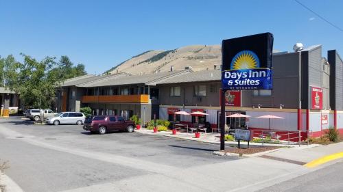 Days Inn and Suites by Wyndham Downtown Missoula-University