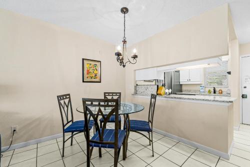 Blue Palm - main image
