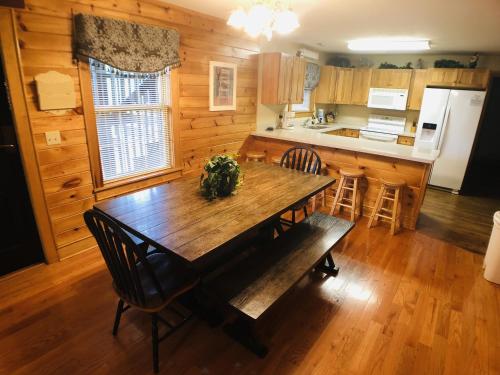 Briarstone Lodge Condo 13D in Pigeon Forge (TN)