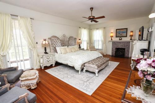 Virginia Point INN - image 12
