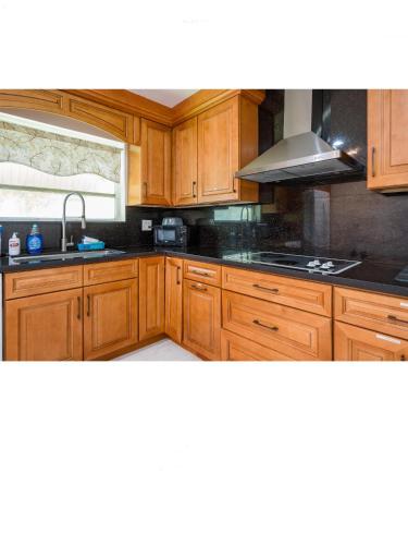 Entire 4 bedrooms home 10min to the beach Aventura mall