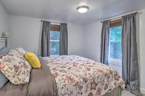 Idyllic Cottage in Dtwn Sylva Hike and Explore - image 10