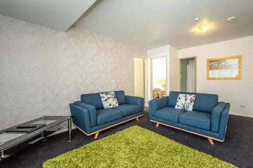 Two-Bedroom Spa Apartment image 8