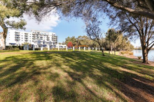 Modern 1Bed1Bath Apartment close to River and City