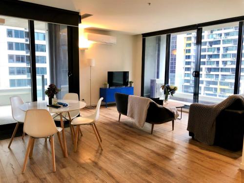 ReadySet Apartments on Spencer, Melbourne