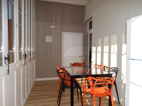 Feel at Sants Apartments - image 2