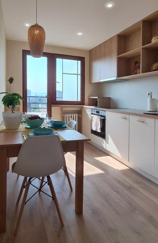 Cozy 1BD Flat - Panoramic Mountain View Balcony by Flat Mаnager, Sofia (Foto 10)