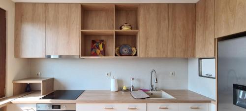 Cozy 1BD Flat - Panoramic Mountain View Balcony by Flat Mаnager, Sofia (Foto 9)