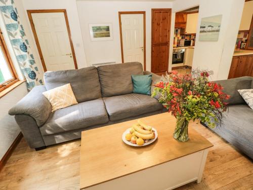 Gardener's Cottage Duns - image 3