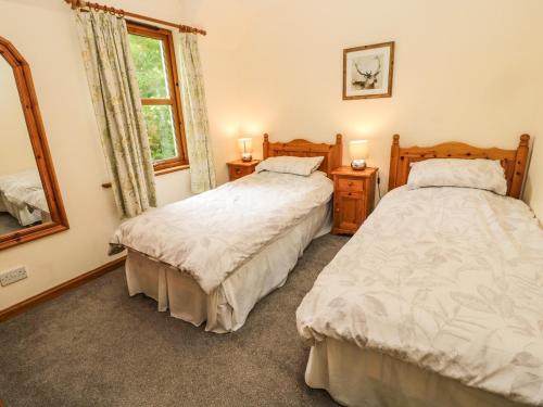 Gardener's Cottage Duns - image 6
