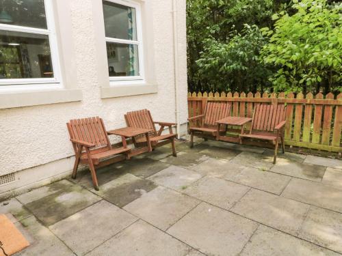Gardener's Cottage Duns - image 8