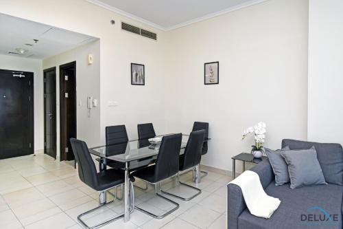 Steps Away From the Beach & Entertainment Hubs 1BR Unit, Torch Tower, Dubai Marina by Deluxe Holiday Homes, Dubaj (fotografie 7)