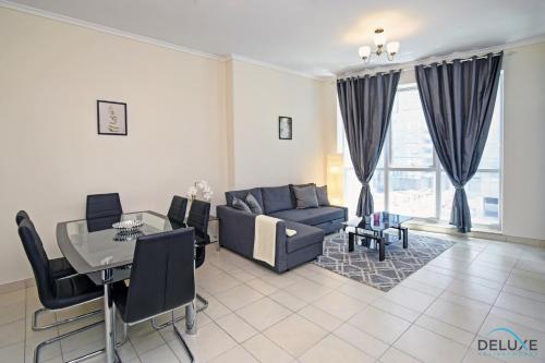Steps Away From the Beach & Entertainment Hubs 1BR Unit, Torch Tower, Dubai Marina by Deluxe Holiday Homes, Dubaj (fotografie 2)