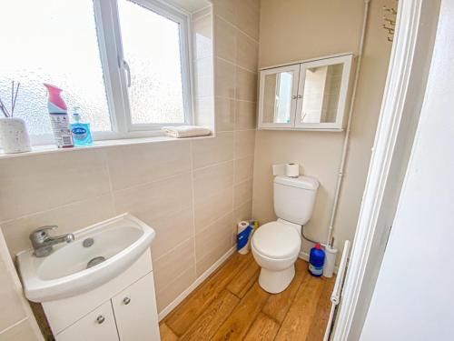 Great Kempston Detached 5 Bedroom House With Parking