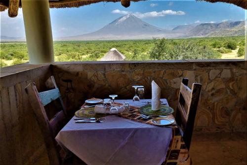ห้องอาหาร, Africa Safari Lake Natron Camping in โงรองโกโร