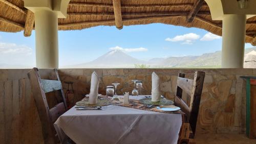 ห้องอาหาร, Africa Safari Lake Natron Camping in โงรองโกโร