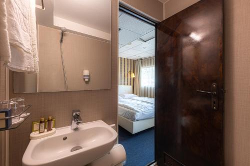 Grand Jules - Boat Hotel, Budapeszt (zdjęcie 10)