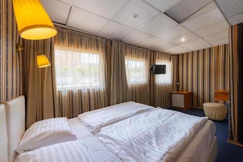 Grand Jules - Boat Hotel, Budapeszt (zdjęcie 11)