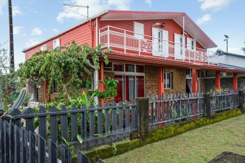. Maison spacieuse et charmante a Saint Andre Jardin cloture