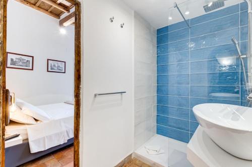 LIVING COLOSSEUM - main image