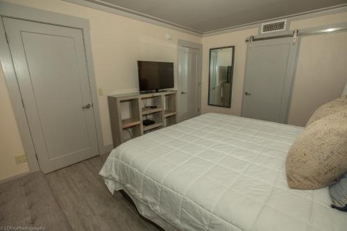 Holiday Surf & Racquet 120 condo - image 3