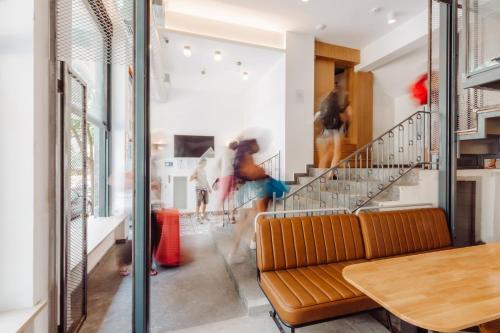 Előcsarnok, Athens Backpackers near Odeon Herodes Atticus