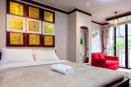 Clean Comfy Cozy easy to go Siam Paragon and Chatuchak Market, Bangkok