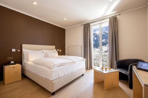 Standard Double Room – Eiger View with A/C