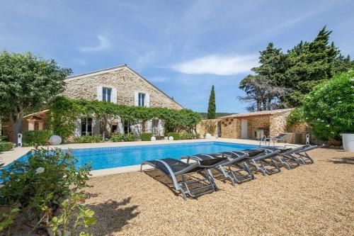 Villa de 5 chambres avec piscine privee jardin clos et wifi a Uchaux - Location, gîte - Uchaux