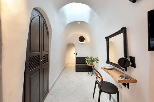 315717198 Pearl of Caldera Oia - Boutique Hotel by Pearl Hotel Collection