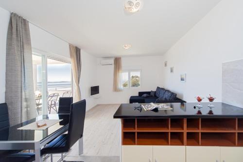 The View Apartments - image 2