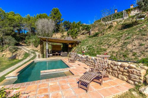  Catalunya Casas: Enchanting Villa La Isla Verde on the Outskirts of Barcelona in Els Hostalets