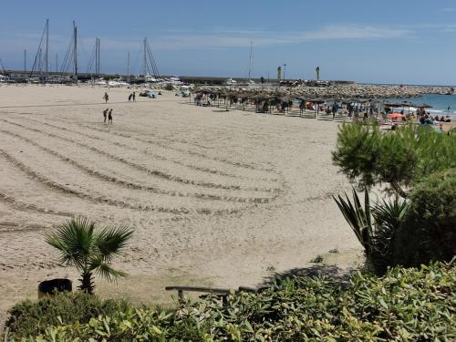 APARTAMENTO PORT DE RODA DE BARA -ROC SANT GAIETA