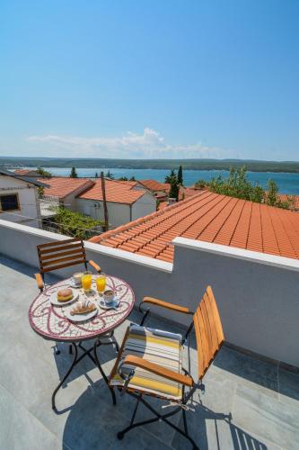 Villa with pool, amazing sea view - Accommodation - Kruševo