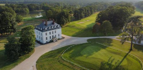 Domaine Du Roncemay - Hôtel, Restaurants, Spa & Golf - Hotel - Aillant-sur-Tholon