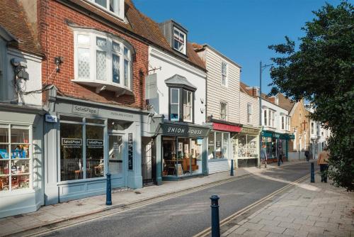 Home with sea views next to the beach! Home with sea views next to the beach!