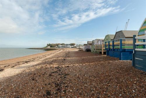 Home with sea views next to the beach! Home with sea views next to the beach!