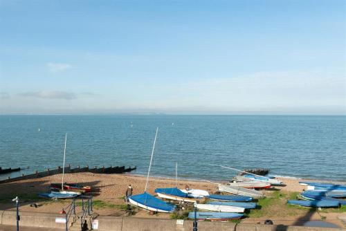 Home with sea views next to the beach! Home with sea views next to the beach!