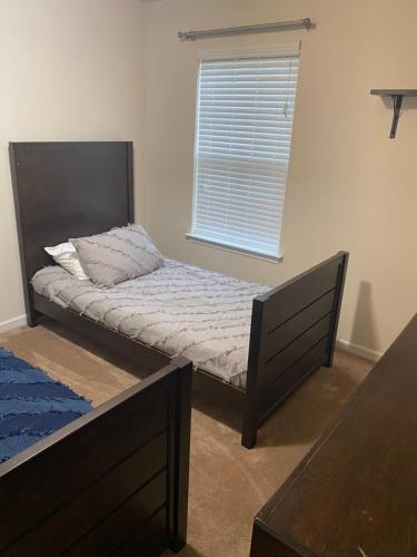 Beautiful Townhome Near Downtown Charlotte