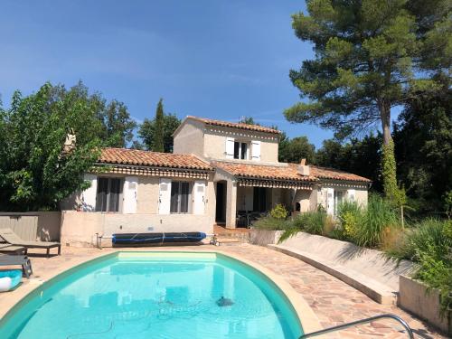 Spacious Villa with private pool in St Raphael. gîte à louer Valescure