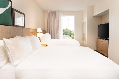 2 bedrooms, 3 beds