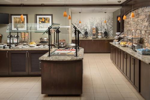 스테이브리지 스위트 그린빌 I-85 우드러프 로드 바이 IHG - 식음료(F&B)