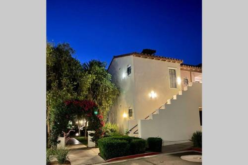 Stunning 3 bed/bath Villa, Best Location + Views!