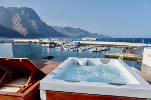 Ocean Views & Rooftop Jacuzzi in Agaete gîte à louer Puerto de las Nieves