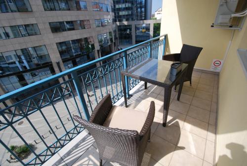 Arpad Bridge Apartments - image 13