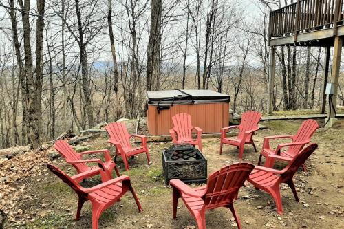 LOG CABIN w HOT TUB, BEACH access, near of TREMBLANT