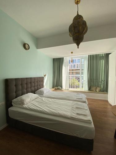 '80 JAFFA ST' Down town Main Market 'Mahne yehuda' super prime location jerusalem