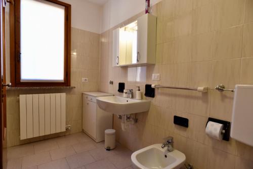 Bathroom, Casa Caterina - Riva di Solto - Iseo Lake in Riva Di Solto