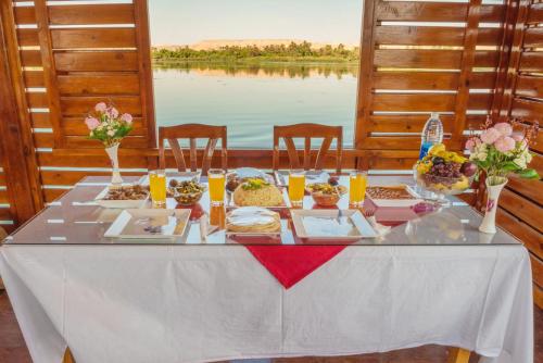 Food and beverages, Dahabiya ECO Queen Cleopatra in Esna