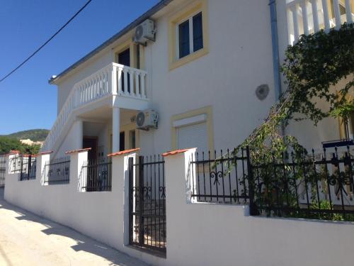 Axenia Hotel - image 6